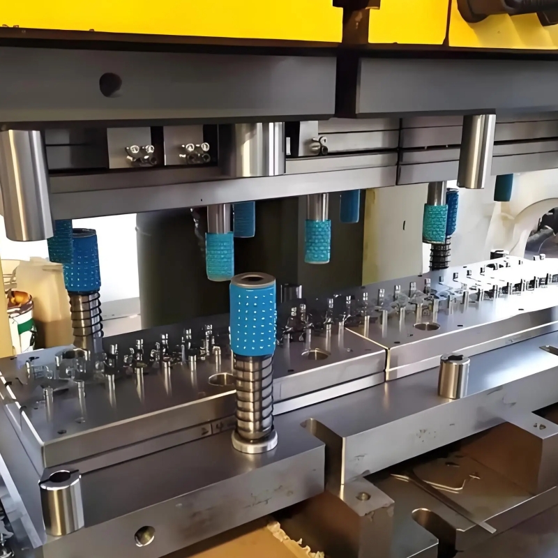 連續(xù)沖壓模具